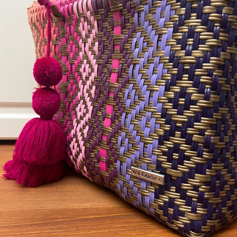 SOLD! Hand-woven Mexican Basket / Bag - Picture 3 of 6
